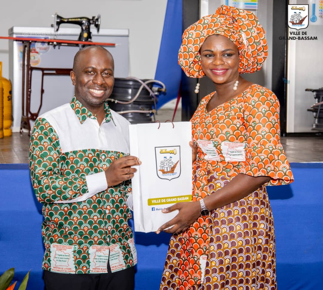 Journée internationale des droits des femmes : 10 associations féminines honorées