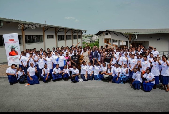 Journée internationale des droits des femmes : des jeunes filles d’une école sensibilisées à la protection des données personnelles
