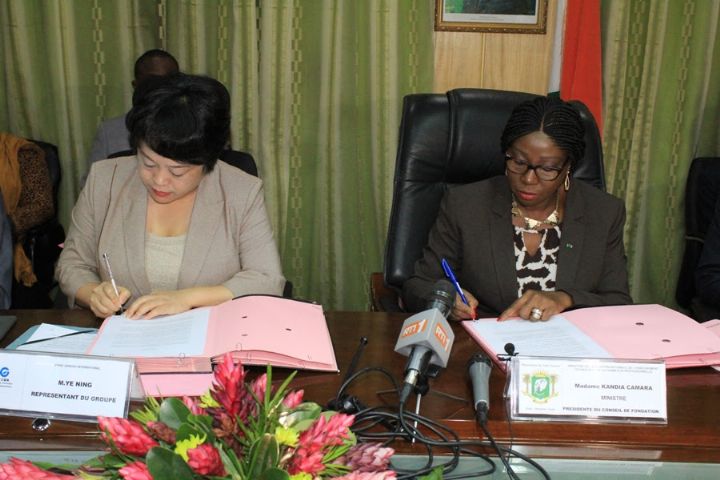 Signature à Abidjan d’un accord de 34 milliards FCFA pour construire 4 lycées d’excellence