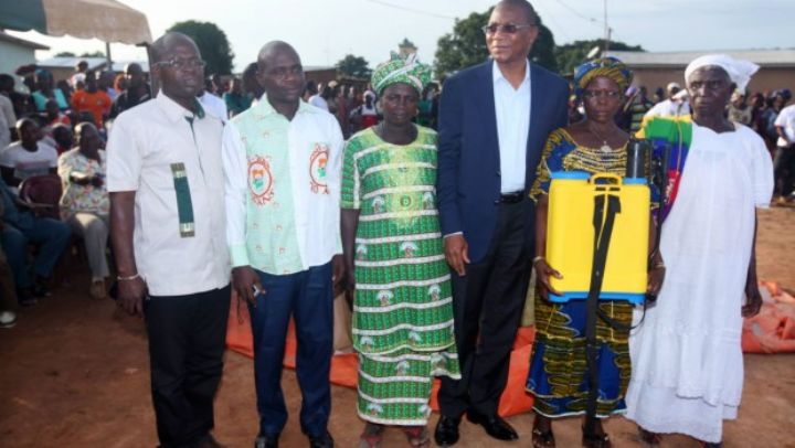 Canton Kassemblé /Autonomisation de la femme Bruno Koné offre des kits agricoles