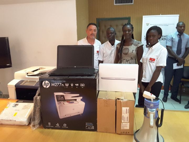 Société – Le Ministère des Eaux et forêts reçoit du matériel informatique.