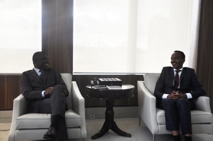 Le ministre des Transports reçoit le directeur pays de Ethiopian Airlines (Communiqué)