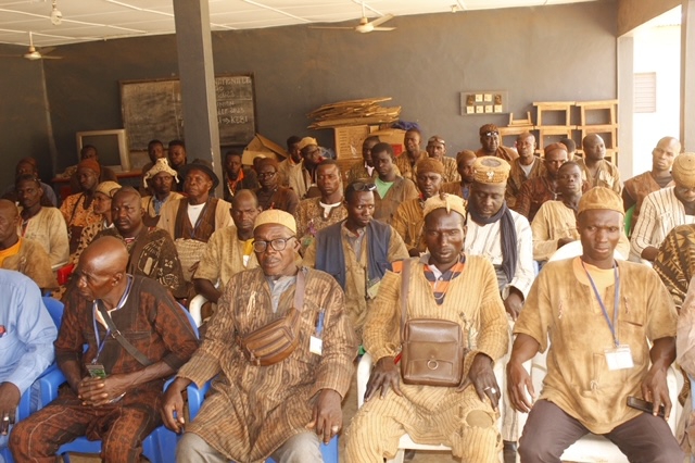 Korhogo: chasseurs traditionnels « dozos » et élèves-maîtres du Cafop sensibilisés à la sécurité routière