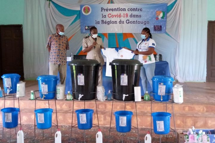 COVID-19: Une ONG fait don de kits à la mairie de Koun-Fao