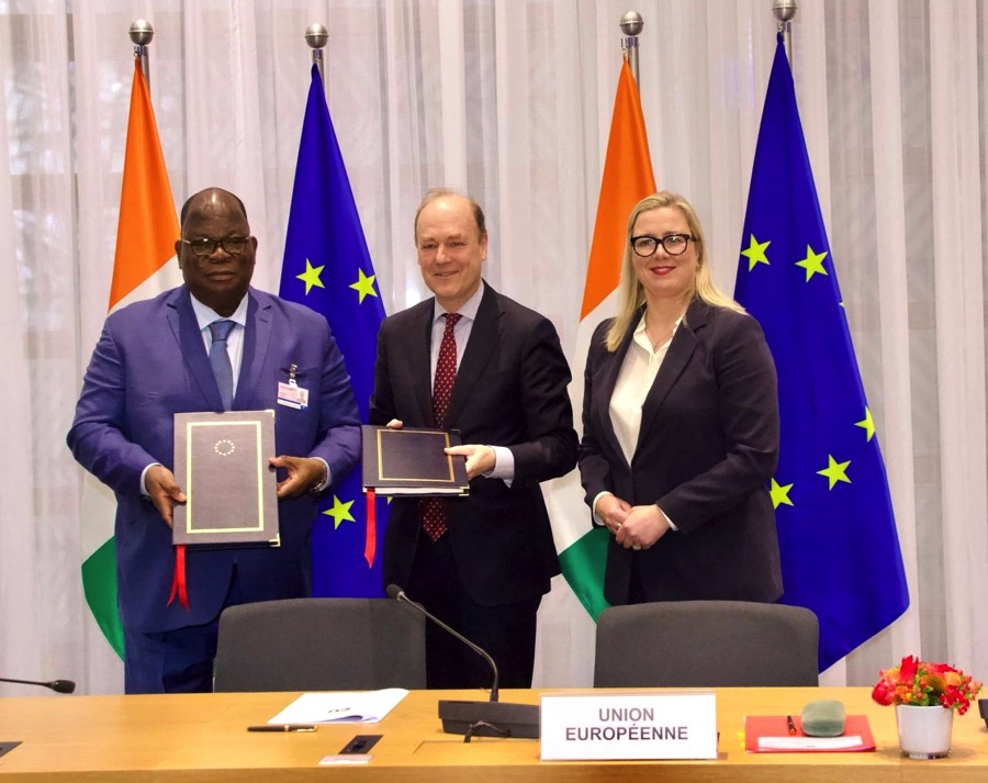 L'Accord de Partenariat Volontaire FLEGT (APV-FLEGT) entre la Côte d'Ivoire et l'Union Européenne a été signé ce lundi à Bruxelles