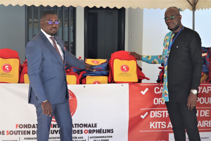 La Fondation Internationale de Soutien des Veuves et des Orphelins (FISVO) fait don de kits scolaires, vivres et non vivres à L’ONG GFM3 