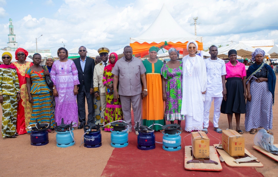 La Ministre Nassénéba fait des dons d’une valeur de 10 millions aux familles du Gontougo