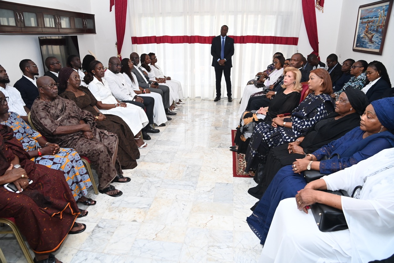 Décès de l’ancien Bâtonnier Emmanuel Tano : La Première Dame, Madame Dominique Ouattara, présente ses condoléances à Madame Yolande Bakayoko