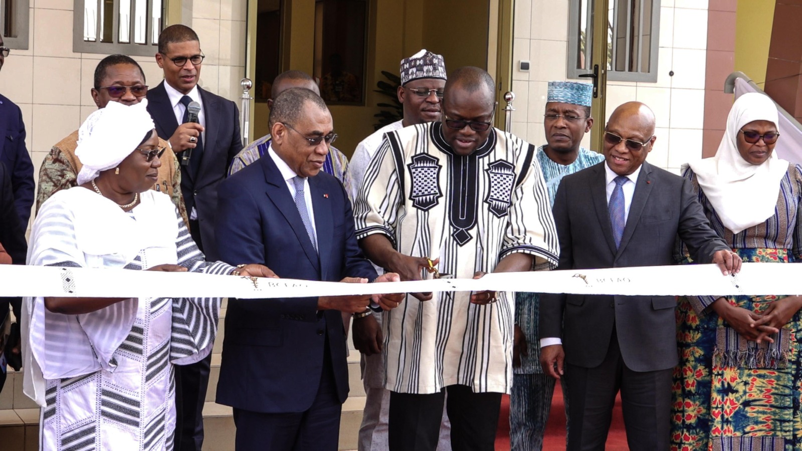 Burkina Faso / Renforcement des infrastructures de la BCEAO: le Ministre ivoirien Adama Coulibaly présent à l’inauguration d’un nouvel immeuble de l’agence auxiliaire de Bobo-Dioulasso 