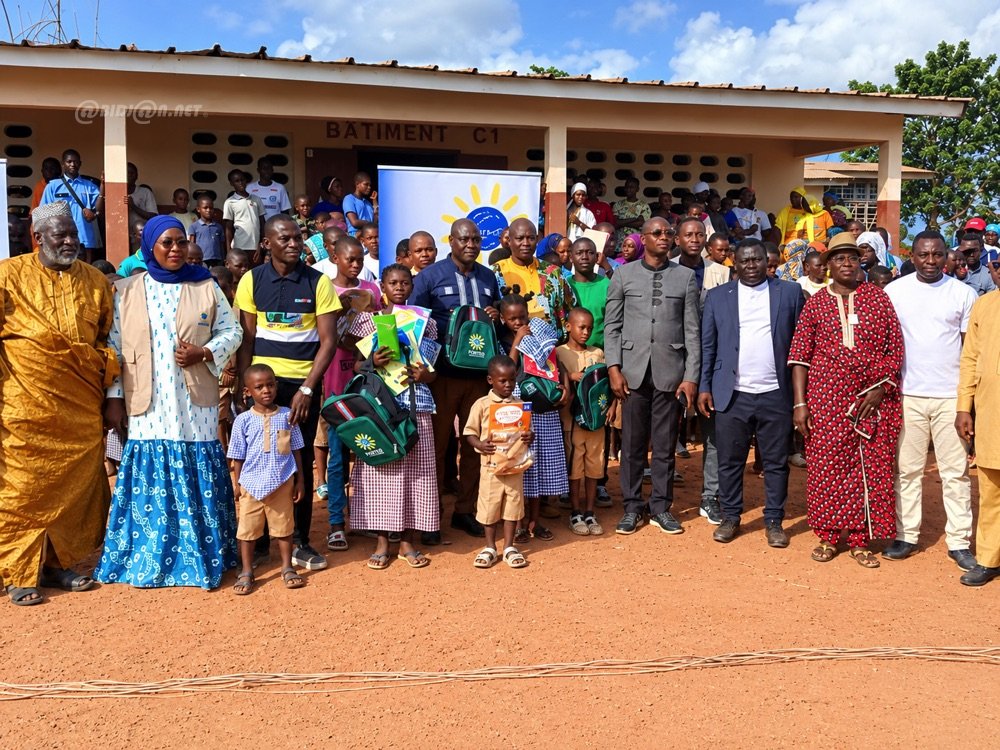 Lakota/Éducation : la Fondation Porteo distribue 511 kits scolaires aux élèves de Ligrohoin
