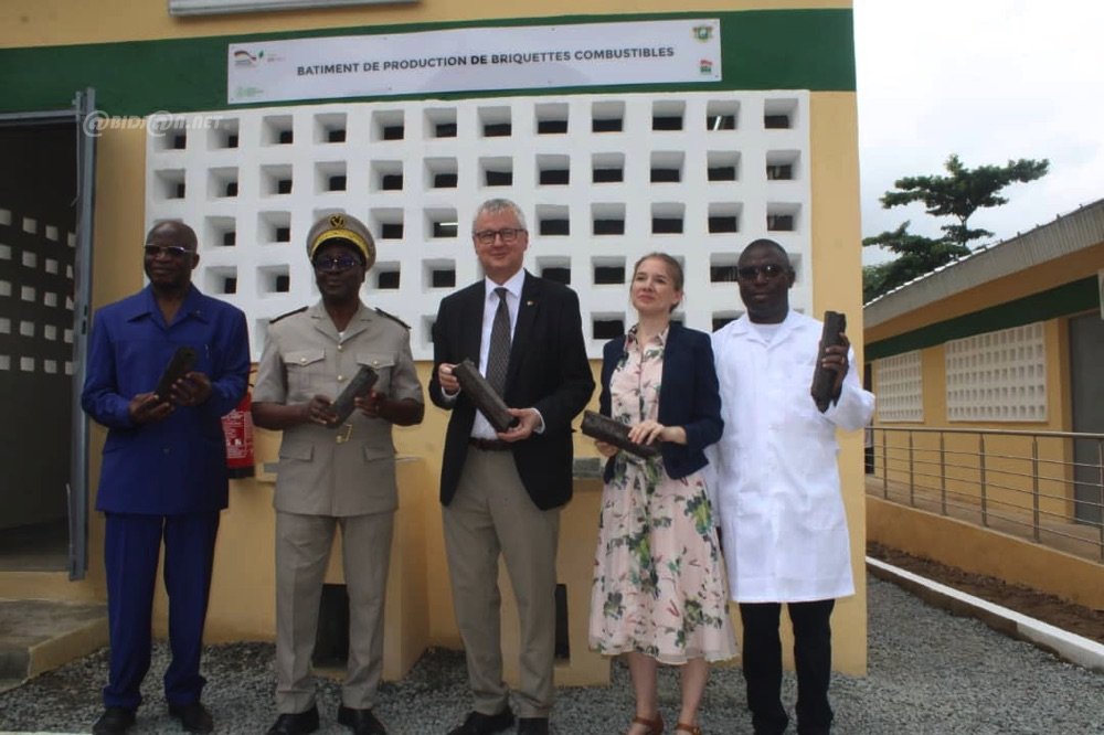 L’ambassadeur d’Allemagne lance le démarrage de l’incubateur de transformation des sous-produits agricoles de l’ANADER de Gagnoa