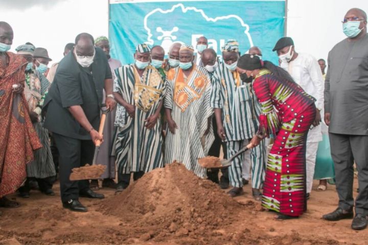 Kandia Camara et Laurent Tchagba lancent les travaux de renforcement du réseau d’eau d’Abobo-Akeikoi