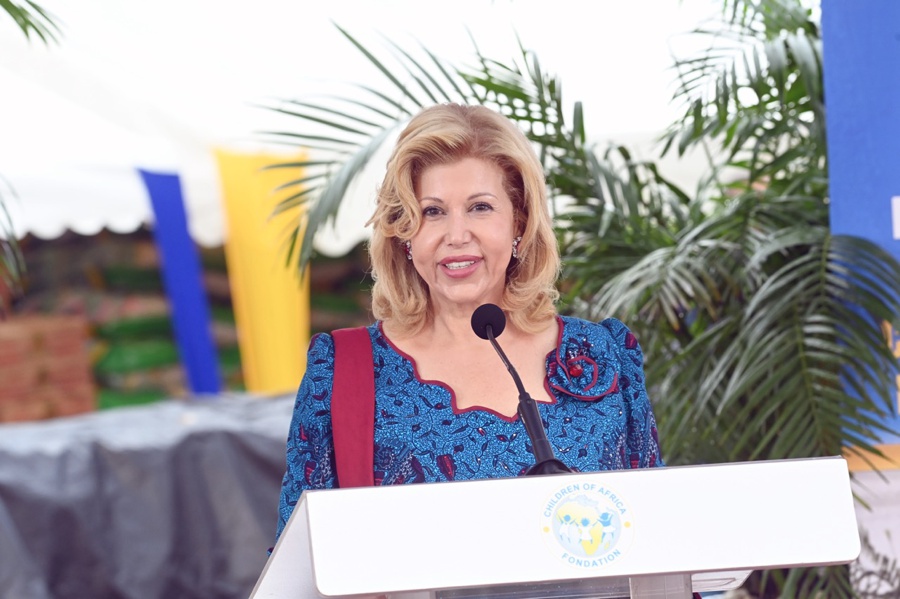 La Première Dame, Madame Dominique Ouattara, Présidente de la Fondation Children Of Africa : « La place des enfants est à l’école »