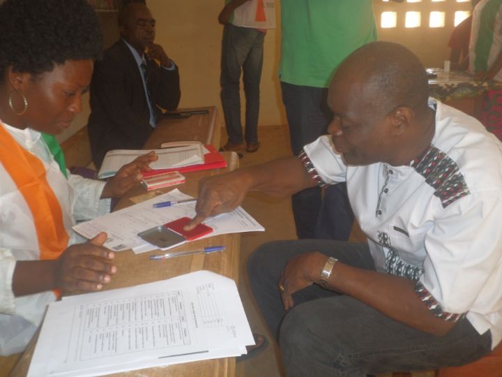 Révision de la liste électorale 2018: Dr Sielé Silué conseiller spécial du premier ministre ivoirien donne l’exemple