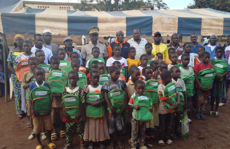 Le conseil du coton et de l'anacarde offre 240 kits scolaires aux enfants des planteurs d'anacarde de Lougbonou