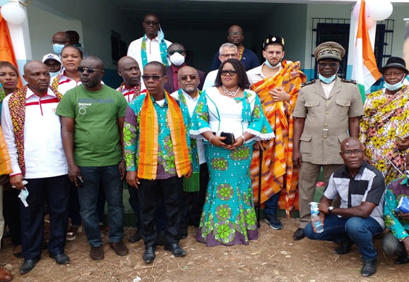 Un groupe agroalimentaire remet un centre de santé intégré à Gagnoa