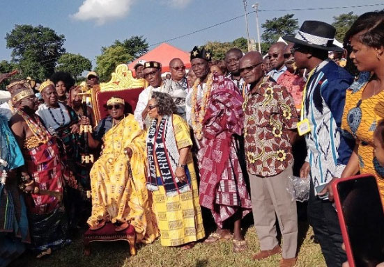 Le Ministre Amédé Kouakou intronisé chef suprême des Gbomi