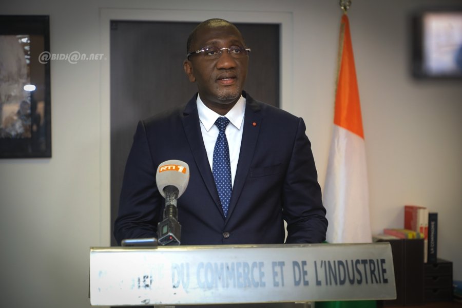 Journée mondiale des droits des consommateurs : le Ministre Souleymane Diarrassouba fait la déclaration du Gouvernement sur la finance numérique équitable