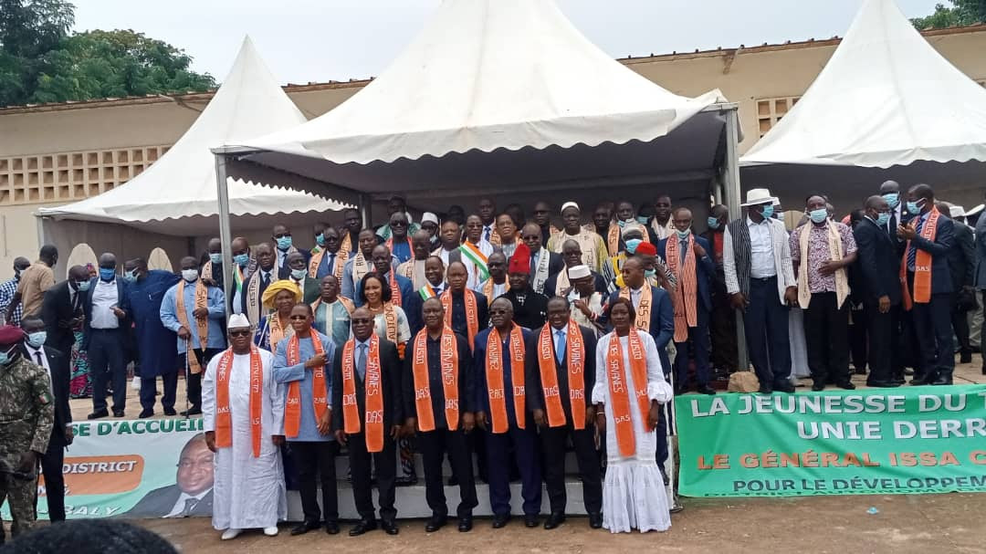 Le ministre gouverneur du district des savanes installé et présenté aux populations