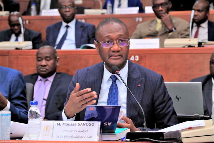 Le Ministre Moussa Sanogo donne les grandes articulations du budget de l’Etat pour 2023 aux Sénateurs