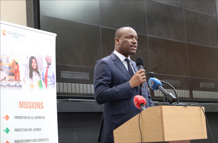 Le ministre Touré Mamadou rencontre  les collectivités territoriales autour de la mise en œuvre des conventions de Maîtrise d'Ouvrage Déléguée pour l'insertion des jeunes