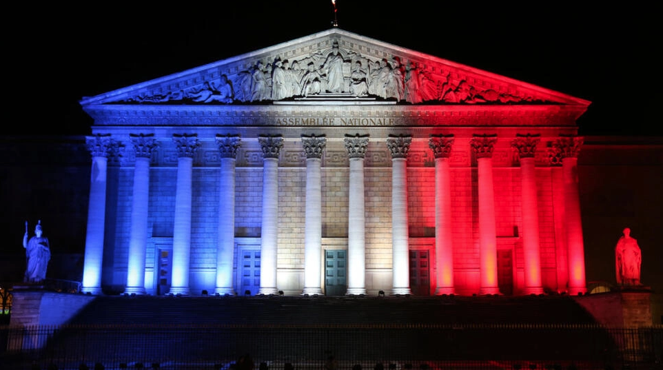 Législatives en France: la gauche en tête, devant les macronistes puis le RN