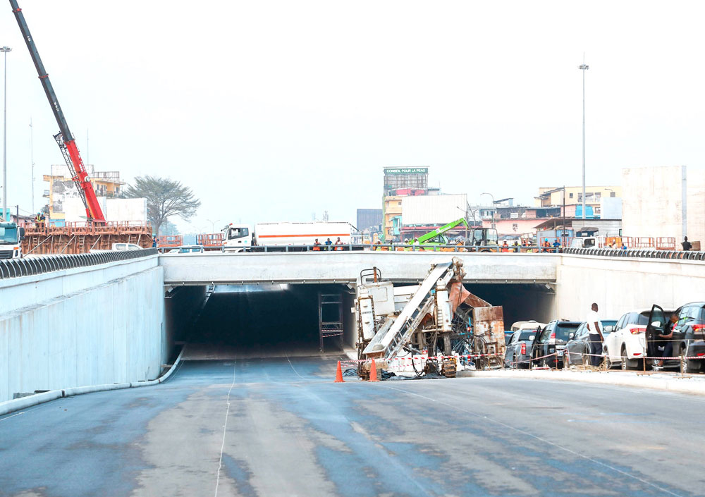 Le Premier Ministre visite les chantiers de l’échangeur du carrefour MACACI et le tunnel d'Abobo