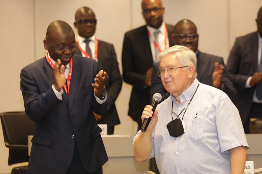 Barcelone: le professeur Lluis Renart de l’IESE visite la 12ème promotion de l’Advanced Management Program de MDE Business School d’Abidjan