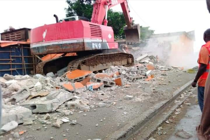 Le siège d'une centrale syndicale dans l'emprise du Métro d'Abidjan rasé