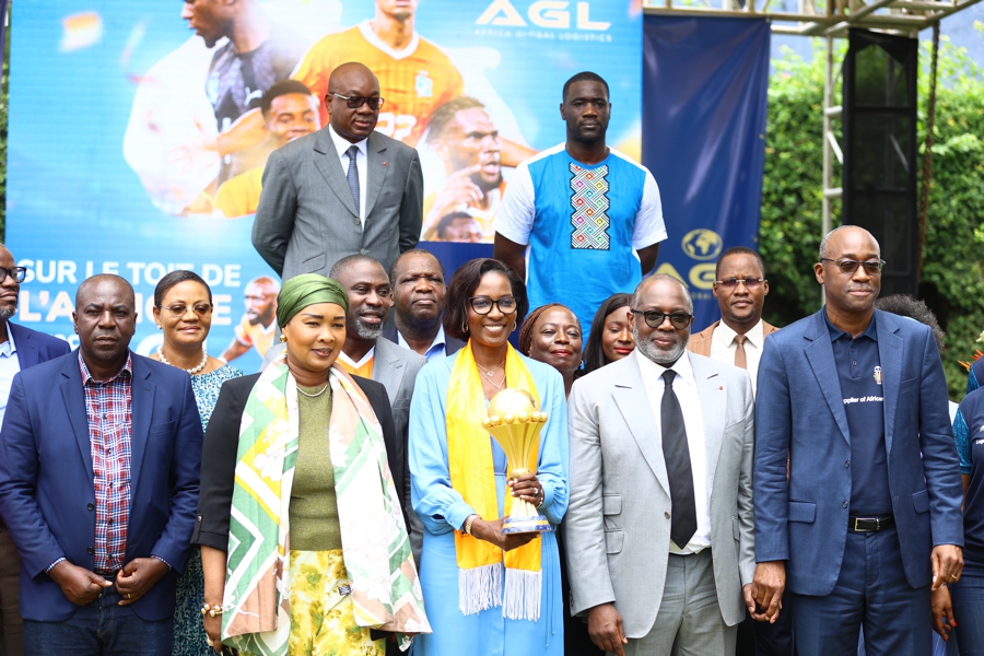 Le trophée de la CAN 2023 présenté aux travailleurs d’AGL en Côte d’Ivoire