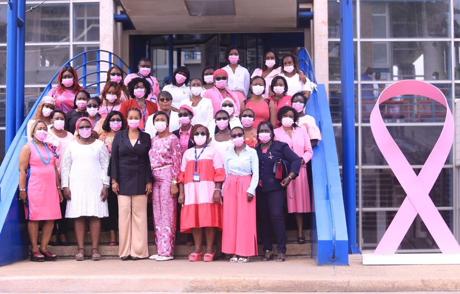 Les collaborateurs de Bolloré Transport & Logistics se mobilisent contre le cancer du sein en Côte d'Ivoire