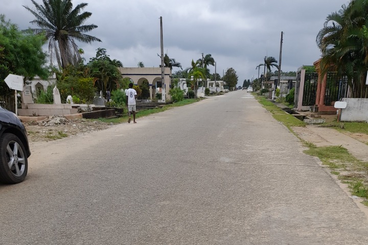 L’enquête du jeudi. Côte d'Ivoire. Les enfants qui se débrouillent dans les cimetières d'Abidjan