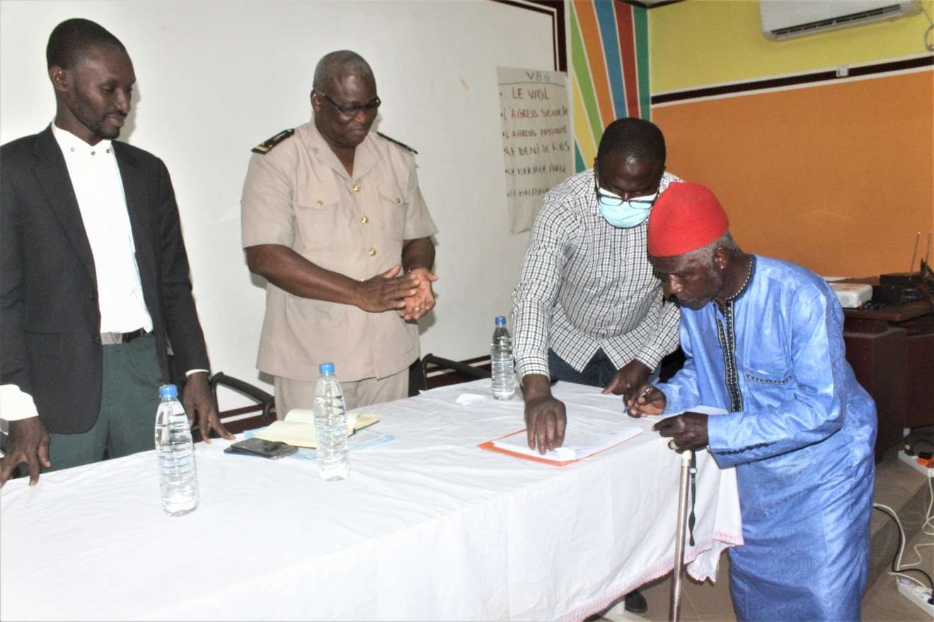 Les leaders communautaires et les guides religieux de Mankono s’engagent à abandonner les mutilations génitales féminines (MGF) et les mariages d’enfants