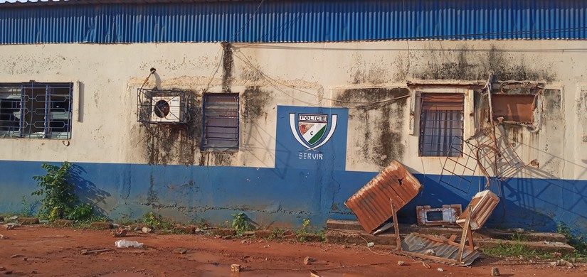 Des manifestants en colère saccagent le Commissariat du 2è arrondissement de Police d’Abengourou