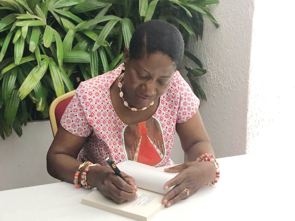 Littérature / Promotion du genre, Lagou Henriette propose : « Pourquoi pas une femme ? »