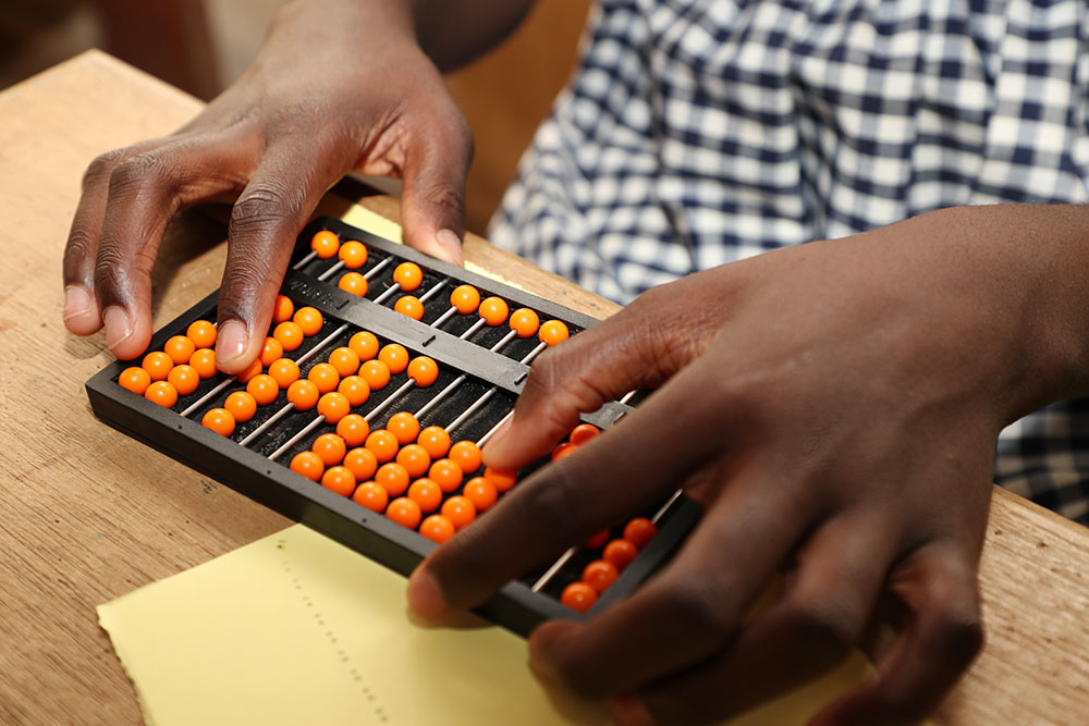 Agence à la Une : l’INIPA, un institut pour la promotion des aveugles