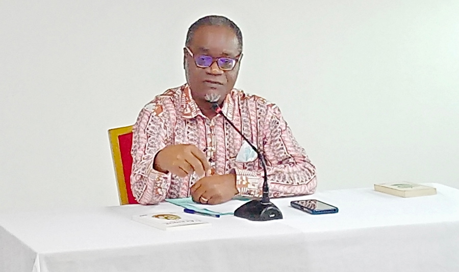 Littérature : dédicace à Abidjan de 