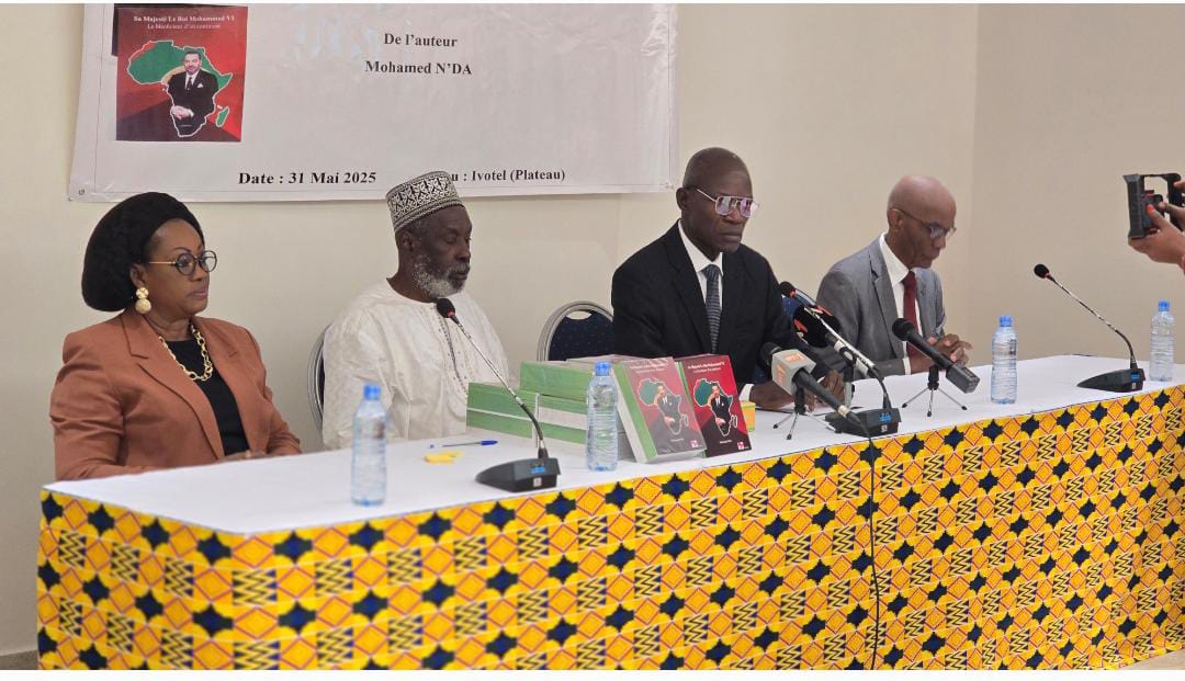 Littérature: le livre «Sa Majesté le Roi Mohammed VI: le bienfaiteur d’un continent » dédicacé à Abidjan