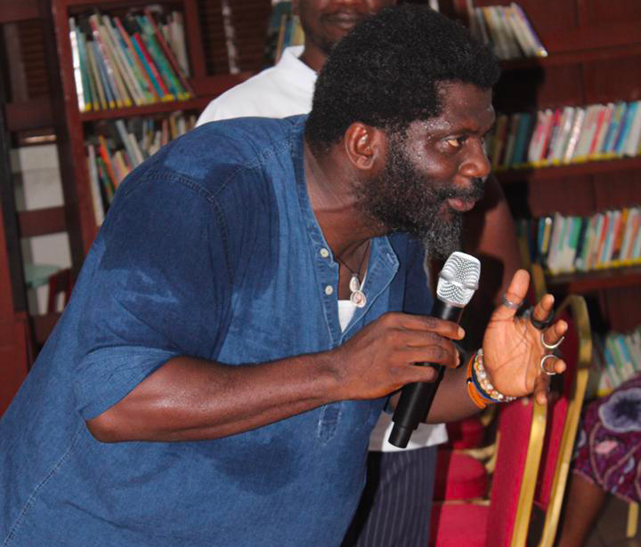 Littérature : l’écrivain Armand Gauz présente son œuvre 