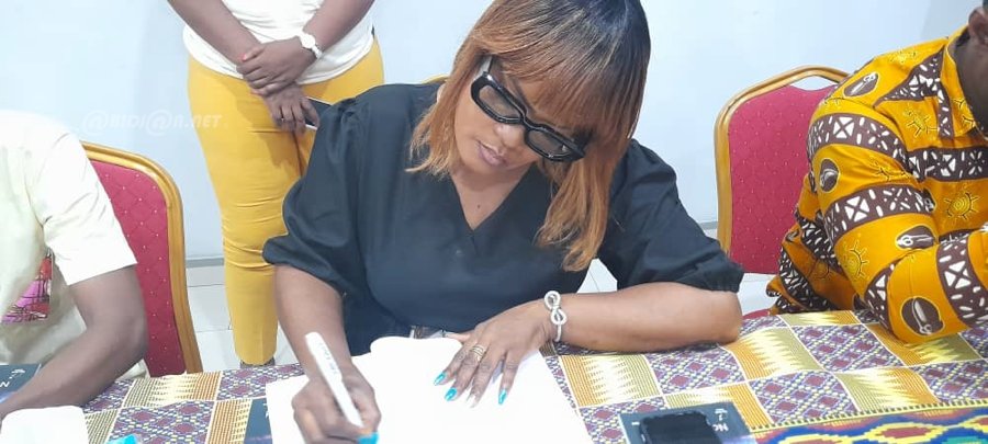 Littérature: Marina Touhe Lou alias