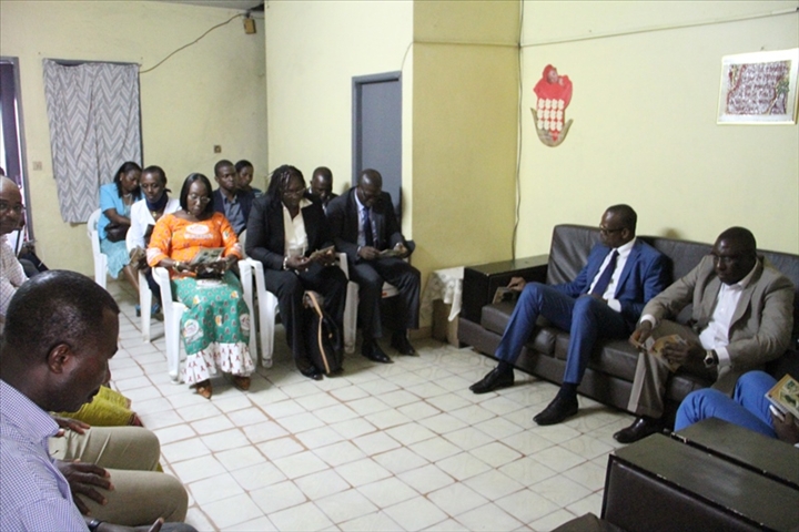 Le basket Ball ivoirien en deuil: Le Ministre Lobognon  chez les parents de Yotio  Ahounan Jean Michel