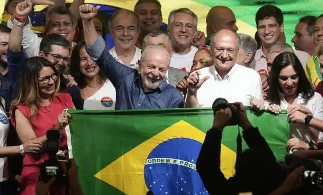 Brésil : Lula élu président d’une courte tête, Bolsonaro n’a toujours pas reconnu sa défaite