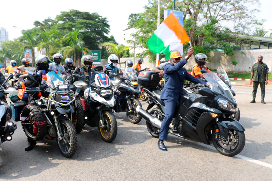 Lutte contre l'incivisme sur les routes: le maire de Cocody et les motards ivoiriens lancent une campagne nationale de sensibilisation