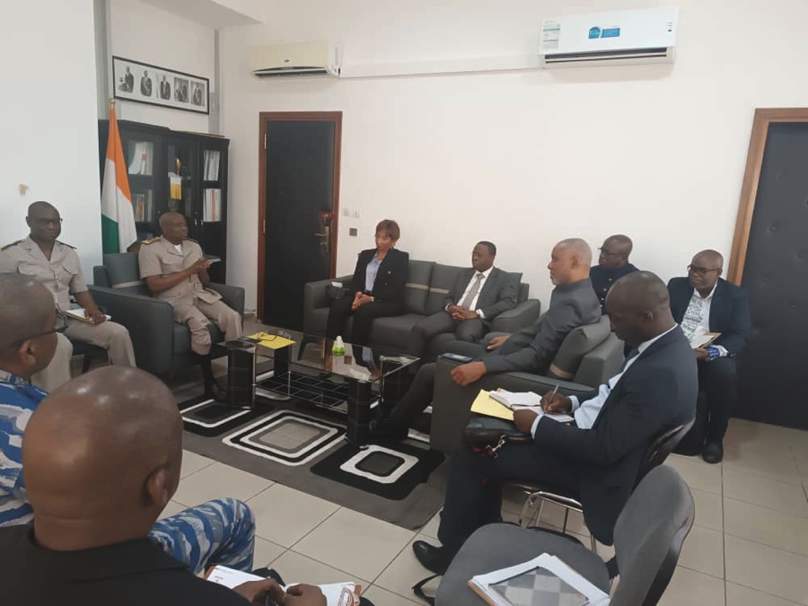 Lutte contre la criminalité financière : le préfet de Région de Yamoussoukro assure l'AGRAC du soutien des autorités locales