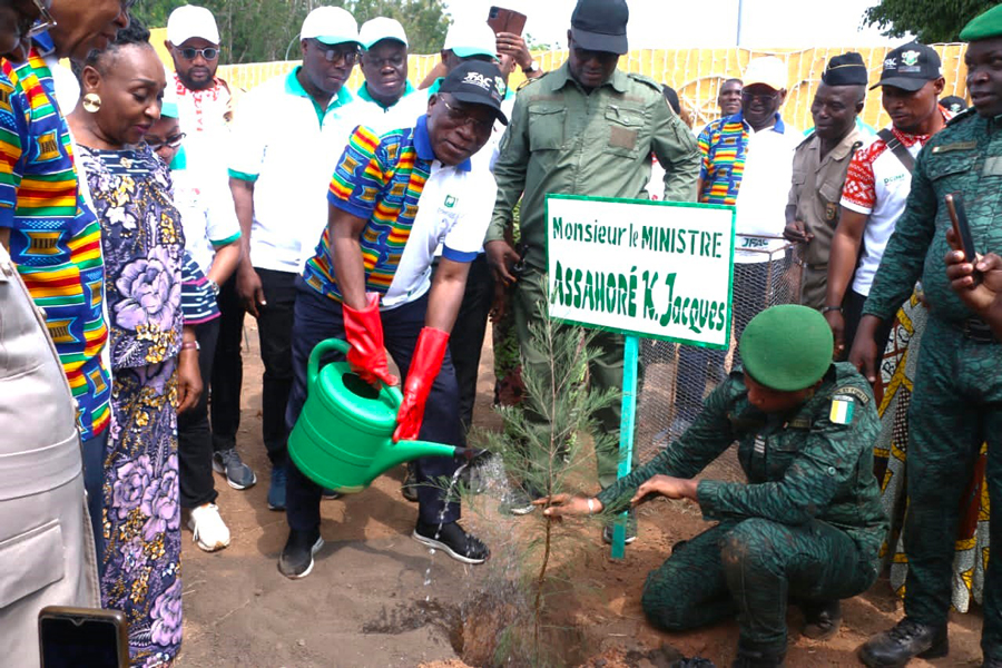 Lutte contre le Changement climatique : Le ministre Assahoré Konan Jacques lance un appel depuis Dimbokro pour une inversion de la tendance