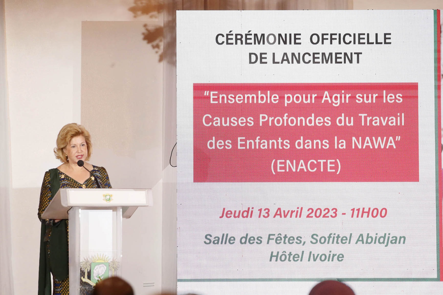 Lutte contre le travail des enfants : la Première Dame Dominique Ouattara lance le programme ENACTE à hauteur de 5,4 milliards de FCFA