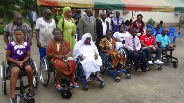 Action de solidarité du conseil municipal d’Attécoubé : du matériel offert aux handicapés, à l’Ifef et aux Impôts