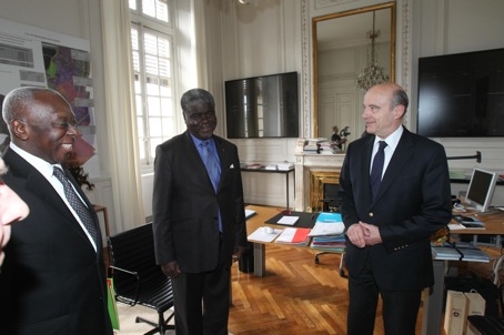 Coopération décentralisée: le Gouverneur du District d’Abidjan rend hommage au Premier Ministre Alain Juppé, au Gouverneur de la Province de Liège M. Michel Forêt, et au Maire de la Ville de Liège, M. Willy Demeyer