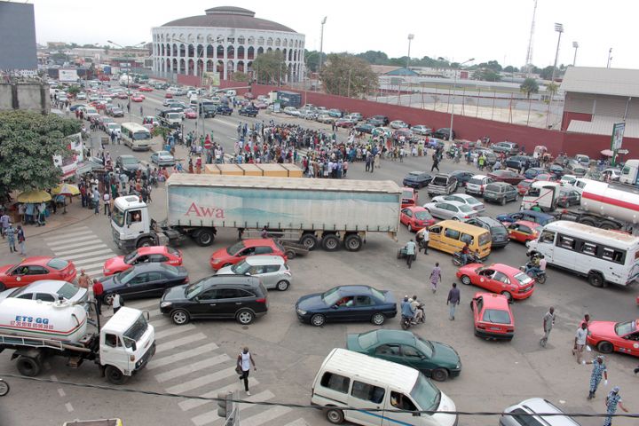 Hadj 2017 : Des pèlerins mécontents barrent un boulevard à Abidjan