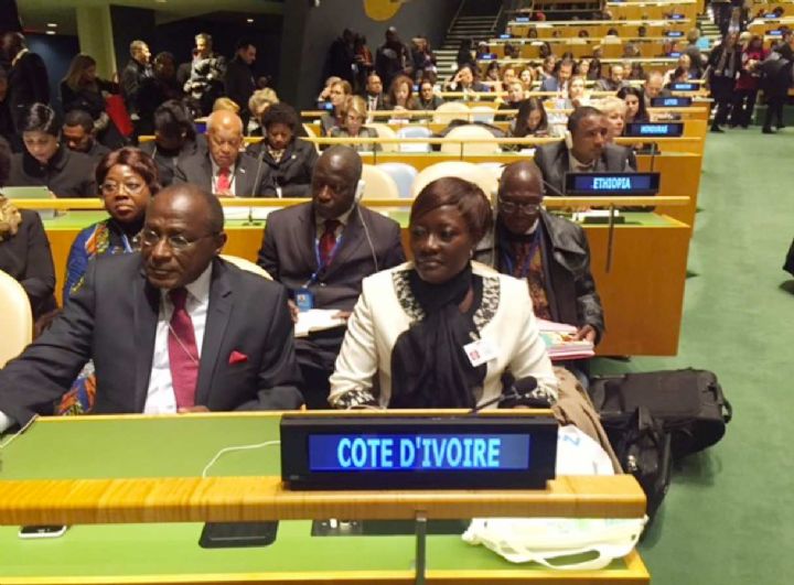 Siège de l’ONU - La Ministre Mariatou Koné fait observer une 	minute de silence aux panélistes en mémoire des victimes de l’attentat de Grand Bassam.